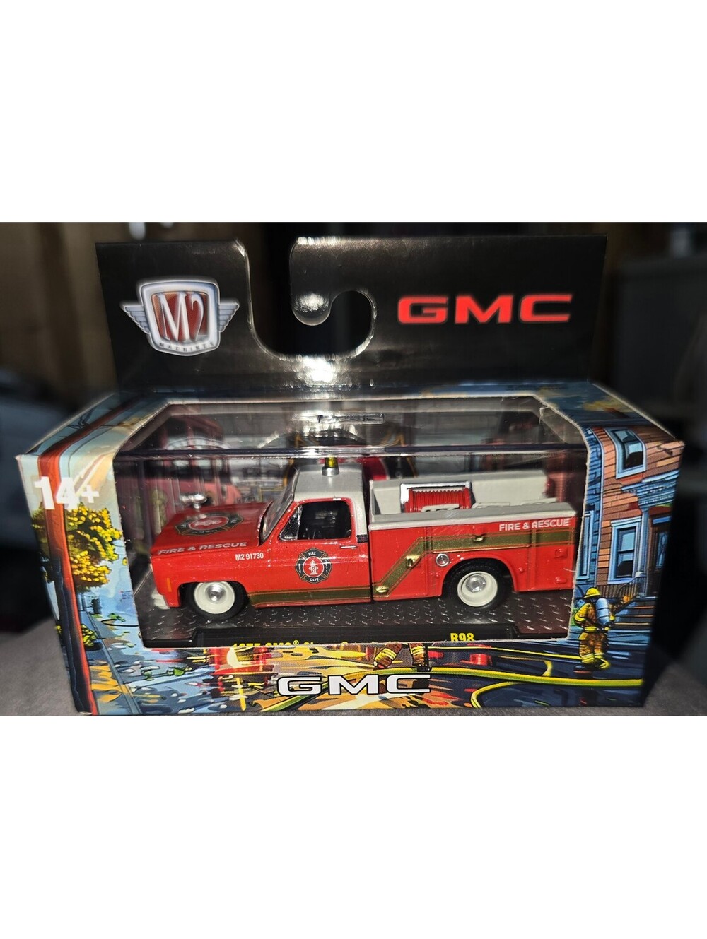 M2 Machines 1975 GMC Sierra Grande 15 Fire & Rescue 1:64 Diecast Truck
